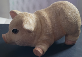 Cute Resin Pig Tabletop Mantle Pink Happy Bowing 5.5" Long 3" Tall Colle... - $9.99