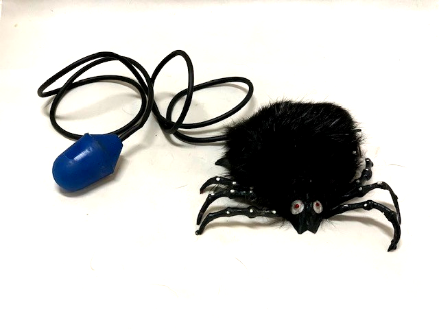 BLACK FURRY RUBBER JUMPING SPIDER JOKE GAG HALLOWEEN PROP 18-0104 Item image 2
