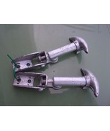 vintage pair spring loaded hood latches.  T handle with catch hooks - €38,23 EUR