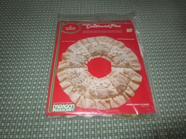 Paragon CANDLEWICK HOLLY WREATH Sealed KIT #6849 by Julia Bernstein - 20... - $9.90