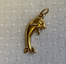 14K Yellow Gold Dolphin Pendant .94g Jewelry Necklace Charm Ocean Sea Life - £71.73 GBP