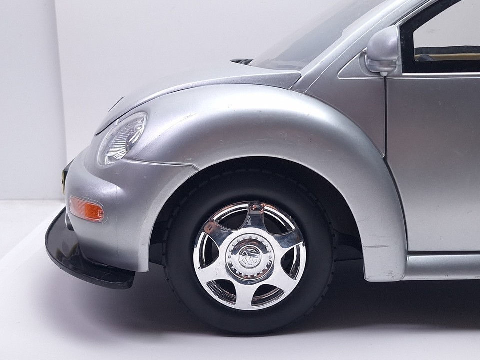 New Bright Toys R/C Volkswagen New Beetle 1:6 CAR ONLY NO REMOTE UNTESTED Item image 5