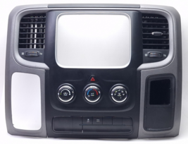 2013-2018 Dodge Ram 1500 2500 Radio Dash Bezel Trim Climate Controls OEM - €84,71 EUR