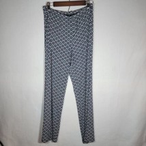 Chico&#39;s Ankle Pants Size 1 Geometric black And White Gently Used leggings - £12.34 GBP