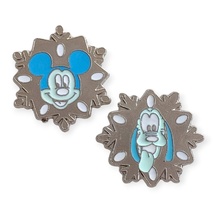 Mickey Mouse and Pluto Disney Pins: Snowflakes - £15.65 GBP
