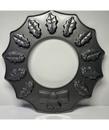 Wilton Holly Leaf Cookie Pan Baking Pan Christmas Wreath Makes 12 - $16.52 CAD