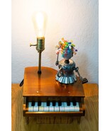 Barts Brilliant - Piano Robot Player and Robot Singer Lamp Light - €596,78 EUR Barts Brilliant - Piano Robot Player and Robot Singer Lamp Light - €596,78 EUR