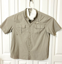 Men&#39;s Field and Stream Button Front Tan Fishing Shirt Size Large Short Sleeve - £13.44 GBP
