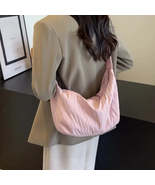 Pleated Dumpling Crossbody Bag - €26,91 EUR