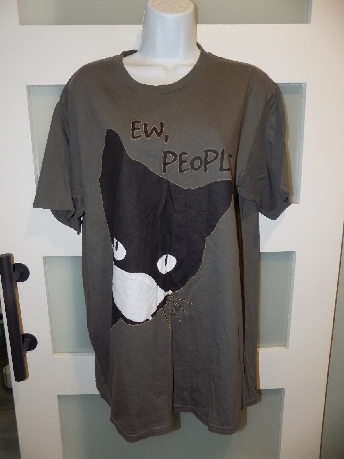 Eww People W/Black Cat Funny Antisocial Gray SS T-Shirt Size L Men&#39;s NEW - $17.00