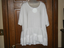 Roaman&#39;s White Cascading Tier Stretch Knit Shirt - Size L (18-20) - $20.42