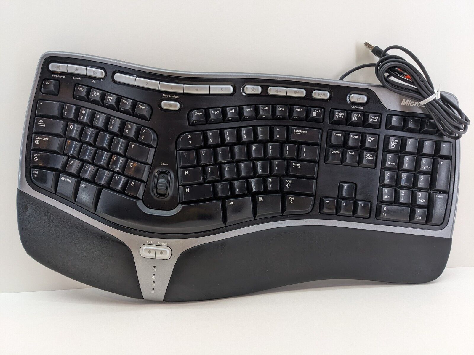 Primary image for Microsoft Natural Ergonomic USB Keyboard 4000 v1.0 - For Parts, Read Description