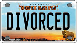 Divorced North Dakota Novelty Mini Metal License Plate Tag - $284.59 MXN