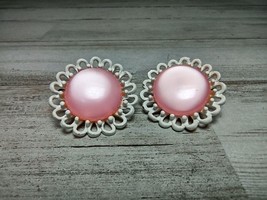 Vintage Retro Mod Pink Moonglow Daisy w/ Painted White Petals Clip On Earrings - £7.26 GBP