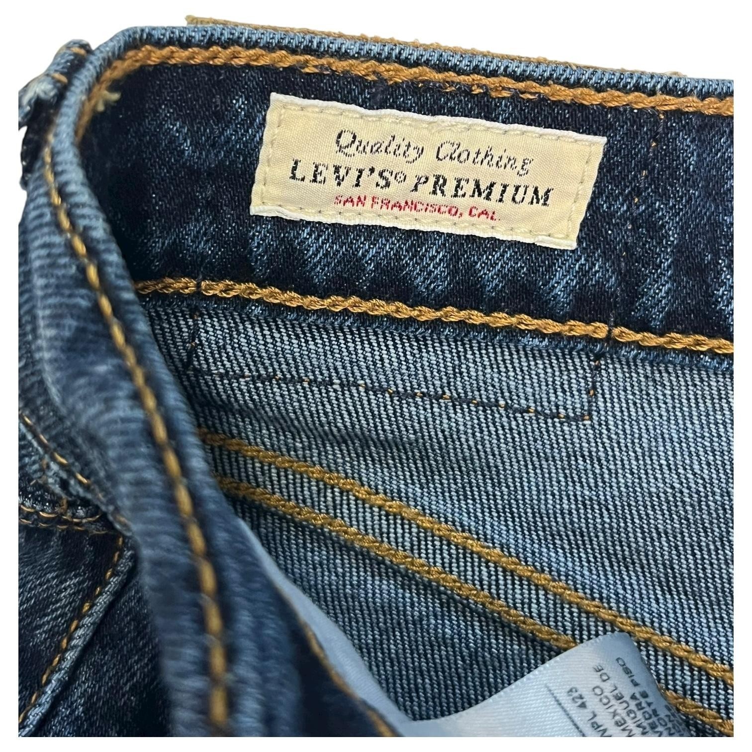 Levis Jeans Womens 32 Blue Ribcage Bell High Rise Flare Wide Leg Denim 70s Boho Item image 4