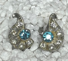 Vintage Nemo Silver-Tone Clear &amp; Blue Rhinestone Screw-Back Earrings - $332.16 MXN