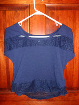 WOMAN&#39;S SIZE SMALL BLUE LACEY T SHIRT BLOUSE TOP SO - $6.99