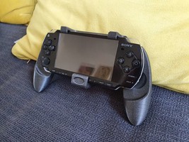 Sony PlayStation Portable PSP-2000 Comfort Grip Handheld Holder Case wit... - $27.95