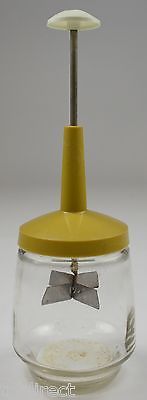 Vintage Federal Housewares Chopper With 2 Cup Measuring Cup Kitchen Tool Decor - $14.50