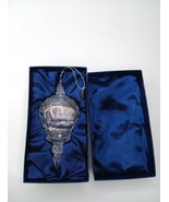 Thomas Kinkade Annual Crystal Ornament 2005 “Holiday Reflections&quot; - $293.52 MXN