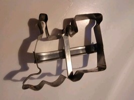 Wilton Train Cookie Cutter 1974 Design 510-768 Large Size 5&quot; - Metal Braces - £10.75 GBP