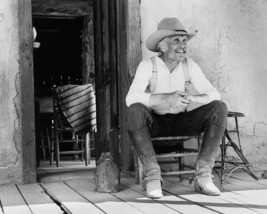 Robert Duvall in Lonesome Dove Classic Western B/W Portrait on Porch 16x20 Canva - £55.94 GBP