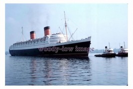 SL0552 - Cunard Liner - Queen Elizabeth towed by two Tugs - photograph 6x4 - $2.80