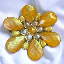 Daisy Flower Rhinestone Brooch Pin Moonglow Yellow and White Tone - £10.09 GBP