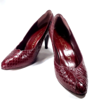 Women Size 8.5 Heels Burgundy Snakeskin VINTAGE STUART WEITZMAN FOR MR S... - $42.00