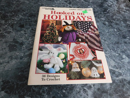 Hooked on Holidays Leaflet 2931 - $2.99