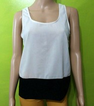 Chloe K Women&#39;s Sz S Cream Black Color block Sleeveless Shift Top - $148.86 MXN