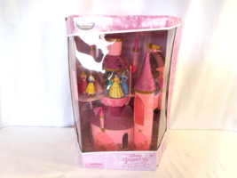 Disney Princess Deluxe Castle Play set plus Princess&#39;s    New Very Rare  - £114.88 GBP