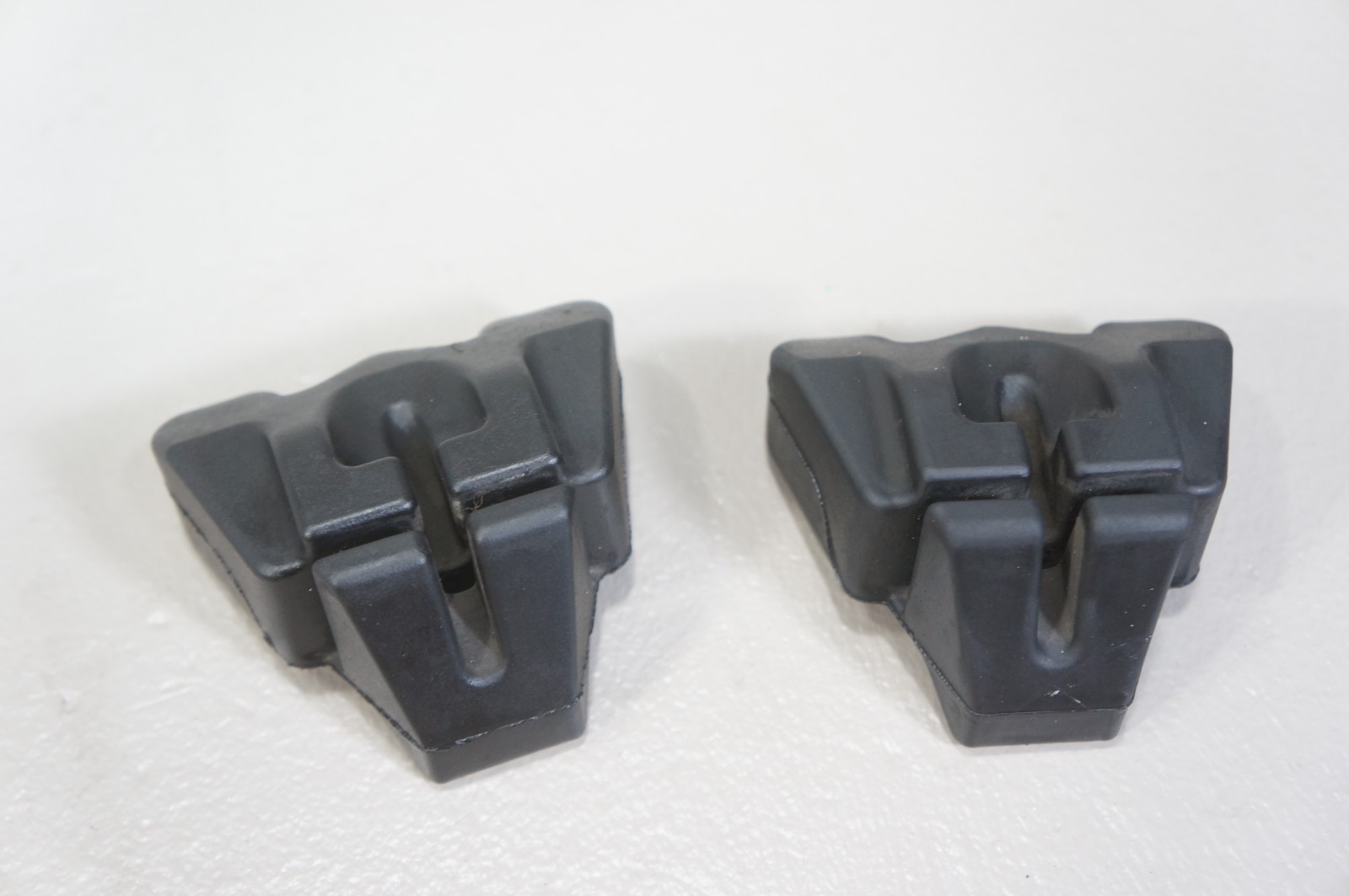 2011-2017 bmw x3 x4 x5 f25 f26 radiator rubber mount pad bushing pair 2 oem Item image 7