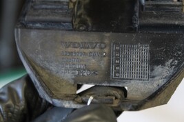 2005-2007 VOLVO V50 REAR BUMPER MOUNTING BRACKET LINER J1622 image 5