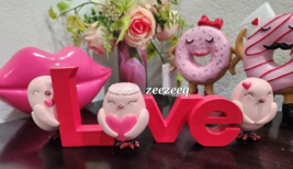Valentine&#39;s Day Love Birds Holding LOVE Letters Resin Tabletop Mantle Decor 12&quot; - £26.10 GBP