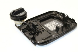 2006-2007 INFINITI M35 M45 EXTERIOR FUEL LID DOOR AND GAS CAP P1870 image 11