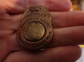 WORCESTER COUNTY MASSACHUSETTS SHERIFF OFFICE MEMBER POLICE BADGE BX 28 - $2,284.18 MXN