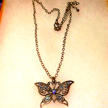 Gorgeous Vintage Silver Butterfly Necklace - £16.58 GBP