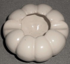 Camark Pottery Pumpkin Shape 4&quot; White Ashtray Made In Usa - £15.31 GBP