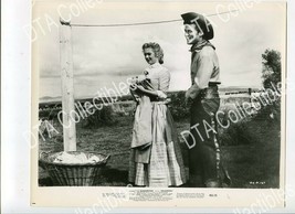 OKLAHOMA-8X10-PROMOTIONAL STILL-SHIRLEY JONES-GORDON MACRAE-1963 Vg - $31.04