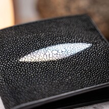 Genuine stingray Vallo Wallet Black image 10