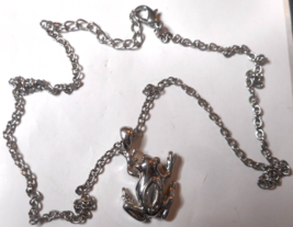 Unisex Silver Tone Lucky Frog Coqui Pendant Necklace Artsy Amphibian Chain 10&quot; - £8.70 GBP