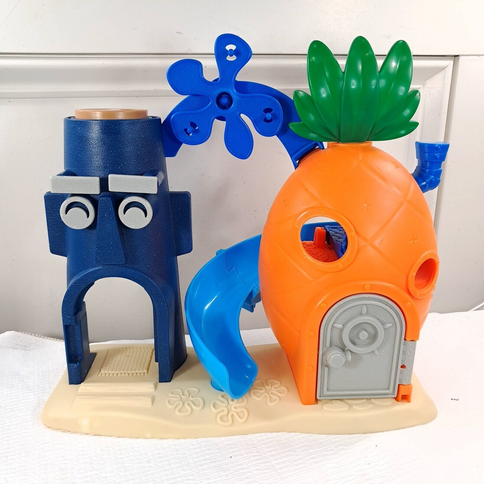 Fisher-Price Imaginext Spongebob Squarepants Bikini Bottom Playset Spong... - $23.00