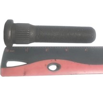 FREIGHTLINER FL80 Rear Wheel STUD 100FAGUNW1400M ( 22 X 1.5 ) - $278.19 MXN