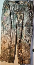 Realtree Men’s Camo 6 Pocket Pants Size XXL 44-46  32 inseam - $27.81 CAD