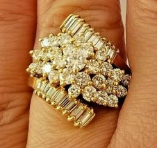 2.75Ct Rund &amp; Baguette Künstlicher Diamant Haufen Ring 14k Gelb Vergoldet - £89.28 GBP