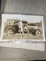 Vintage Car Photo  circa 1930 Looks Like Bonnie And Clyde  Lol See Pictures - $9.89