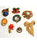Vintage Lot of 8 Christmas Fall Decorative Wreath Pins Brooches Gold Bow... - $39.59