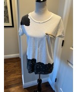 LNA White Cotton T-Shirt Black Print Border SZ 8 EUC - $718.28 MXN