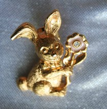 Elegant Gold-tone Bunny Rabbit with Flower Pin 1980s vintage - £9.65 GBP